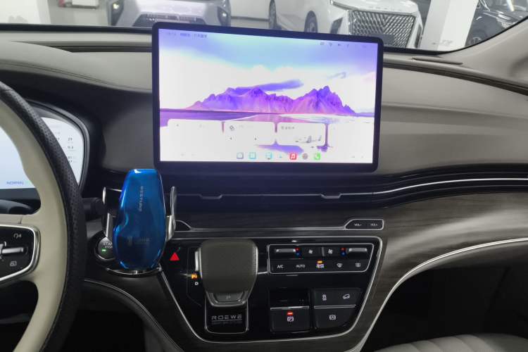 Used Roewe iMAX8 New Energy 2025 1.5T DMH Lu Zun Deluxe Edition Audio And AC Panel