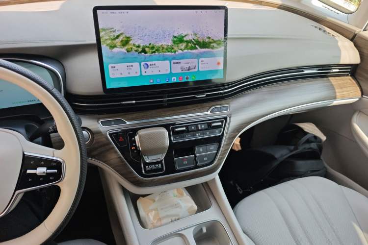 Used Roewe iMAX8 New Energy 2025 1.5T DMH Lu Zun Deluxe Edition Audio And AC Panel