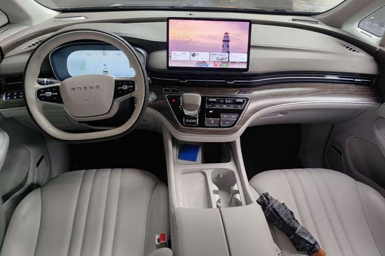 Used Roewe iMAX8 New Energy 2025 1.5T DMH Lu Zun Deluxe Edition Center Console