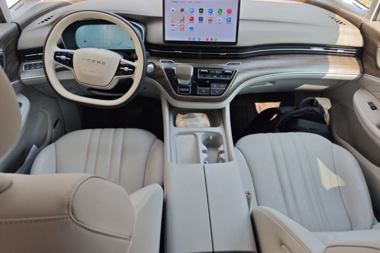 Used Roewe iMAX8 New Energy 2025 1.5T DMH Lu Zun Deluxe Edition Center Console