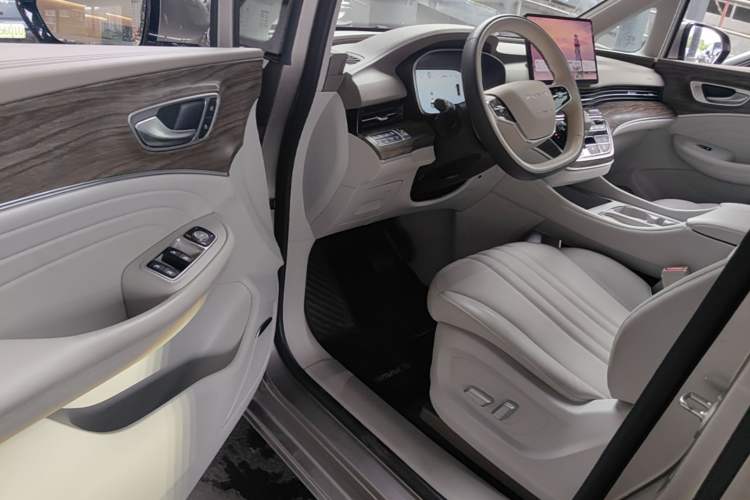 Used Roewe iMAX8 New Energy 2025 1.5T DMH Lu Zun Deluxe Edition Driver Seat