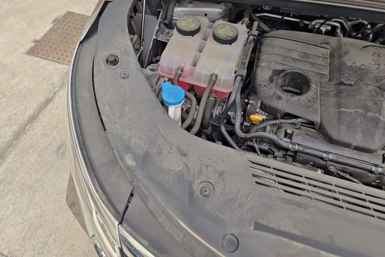 Used Roewe iMAX8 New Energy 2025 1.5T DMH Lu Zun Deluxe Edition Engine Bay Right