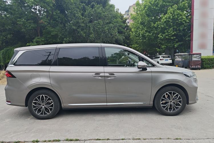 Used Roewe iMAX8 New Energy 2025 1.5T DMH Lu Zun Deluxe Edition Exterior 3