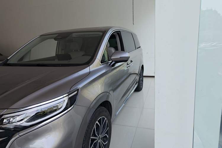 Used Roewe iMAX8 New Energy 2025 1.5T DMH Lu Zun Deluxe Edition Exterior 5