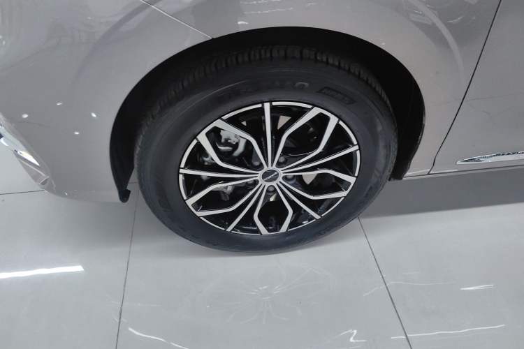 Used Roewe iMAX8 New Energy 2025 1.5T DMH Lu Zun Deluxe Edition Exterior 7
