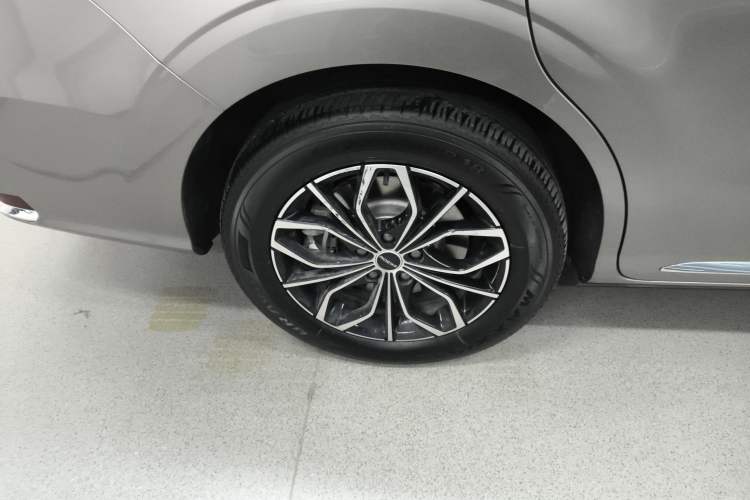 Used Roewe iMAX8 New Energy 2025 1.5T DMH Lu Zun Deluxe Edition Exterior 8