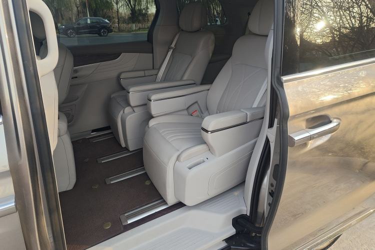 Used Roewe iMAX8 New Energy 2025 1.5T DMH Lu Zun Deluxe Edition Interior 1