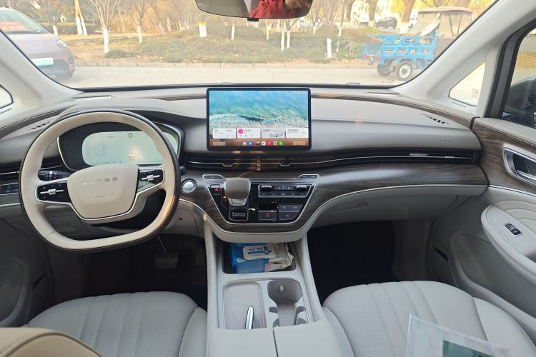 Used Roewe iMAX8 New Energy 2025 1.5T DMH Lu Zun Deluxe Edition Interior 2