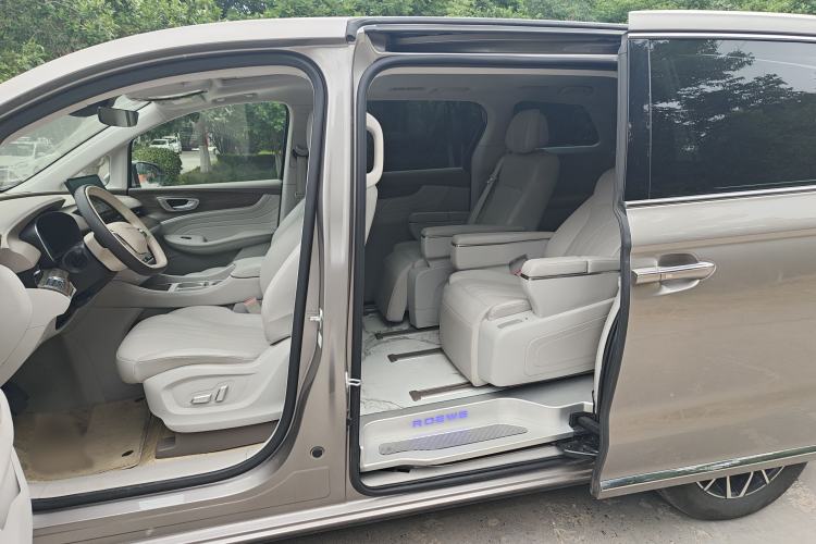 Used Roewe iMAX8 New Energy 2025 1.5T DMH Lu Zun Deluxe Edition Interior 2