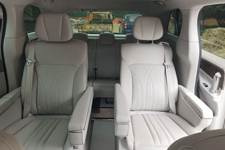 Used Roewe iMAX8 New Energy 2025 1.5T DMH Lu Zun Deluxe Edition Interior 3