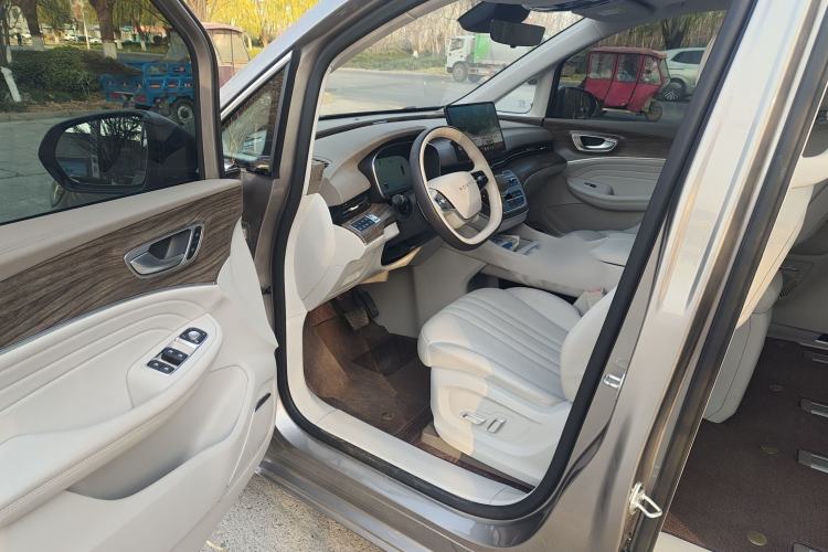 Used Roewe iMAX8 New Energy 2025 1.5T DMH Lu Zun Deluxe Edition Interior 5