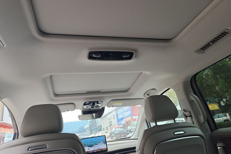 Used Roewe iMAX8 New Energy 2025 1.5T DMH Lu Zun Deluxe Edition Interior 5