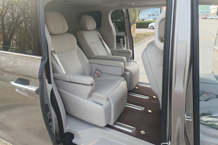 Used Roewe iMAX8 New Energy 2025 1.5T DMH Lu Zun Deluxe Edition Interior 7