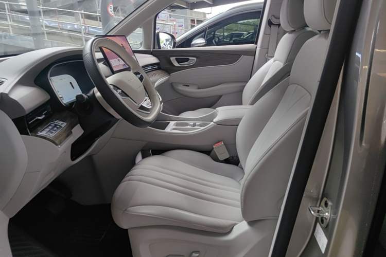 Used Roewe iMAX8 New Energy 2025 1.5T DMH Lu Zun Deluxe Edition Left Front Seat