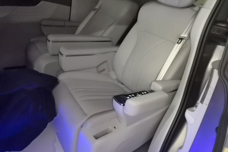 Used Roewe iMAX8 New Energy 2025 1.5T DMH Lu Zun Deluxe Edition Left Rear Seat
