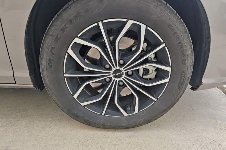 Used Roewe iMAX8 New Energy 2025 1.5T DMH Lu Zun Deluxe Edition Right Front Wheel Hub