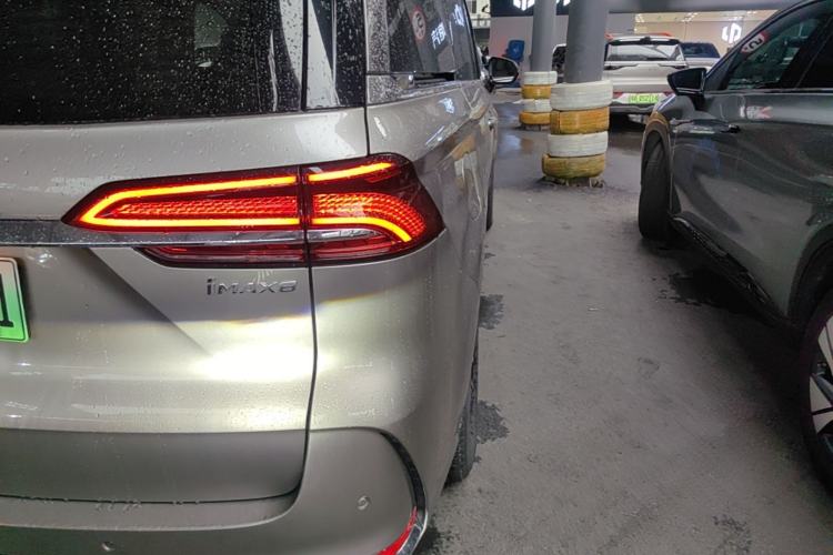 Used Roewe iMAX8 New Energy 2025 1.5T DMH Lu Zun Deluxe Edition Right Rear Taillight