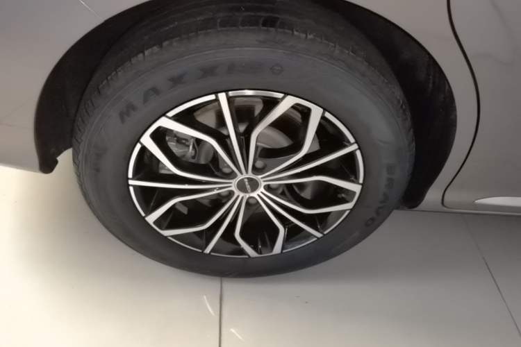 Used Roewe iMAX8 New Energy 2025 1.5T DMH Lu Zun Deluxe Edition Right Rear Wheel Hub