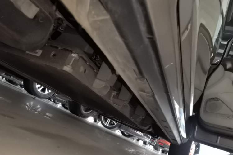 Used Roewe iMAX8 New Energy 2025 1.5T DMH Lu Zun Deluxe Edition Right Side Sill