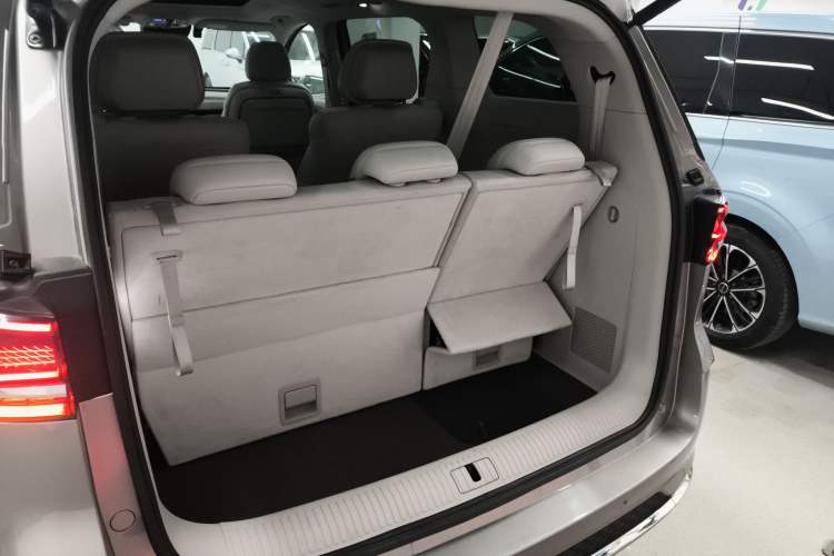 Used Roewe iMAX8 New Energy 2025 1.5T DMH Lu Zun Deluxe Edition Trunk