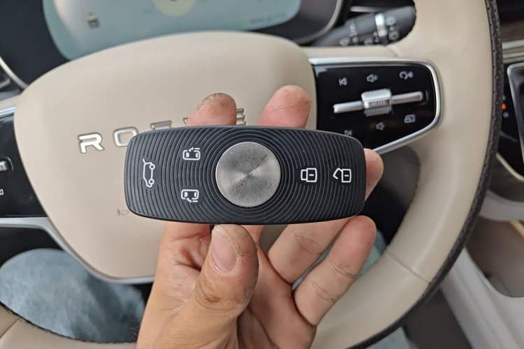 Used Roewe iMAX8 New Energy 2025 1.5T DMH Lu Zun Deluxe Edition Vehicle Key