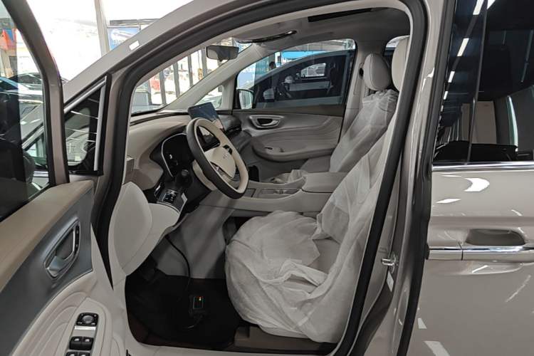 Used Roewe iMAX8 New Energy 2025 1.5T DMH Lu Zun Deluxe Edition Driver Seat