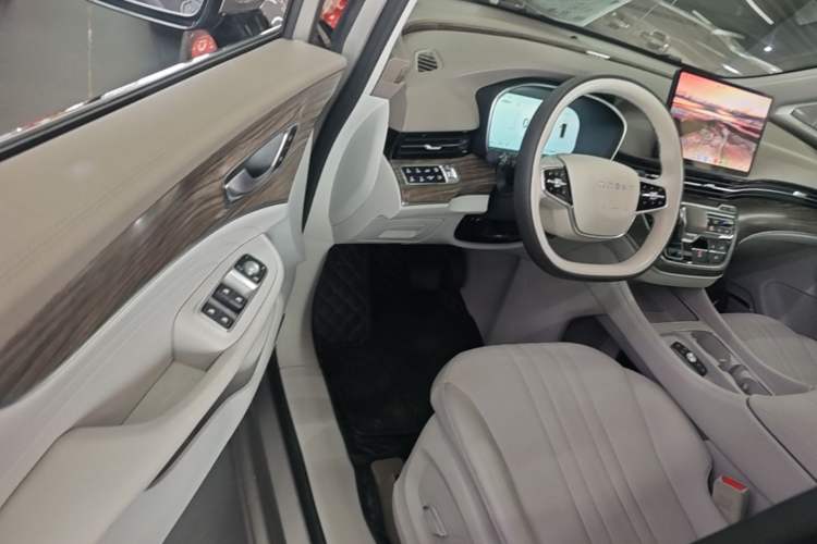 Used Roewe iMAX8 New Energy 2025 1.5T DMH Lu Zun Deluxe Edition Driver Seat