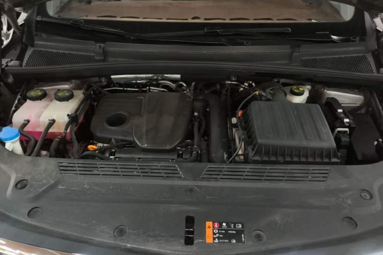 Used Roewe iMAX8 New Energy 2025 1.5T DMH Lu Zun Deluxe Edition Engine Bay