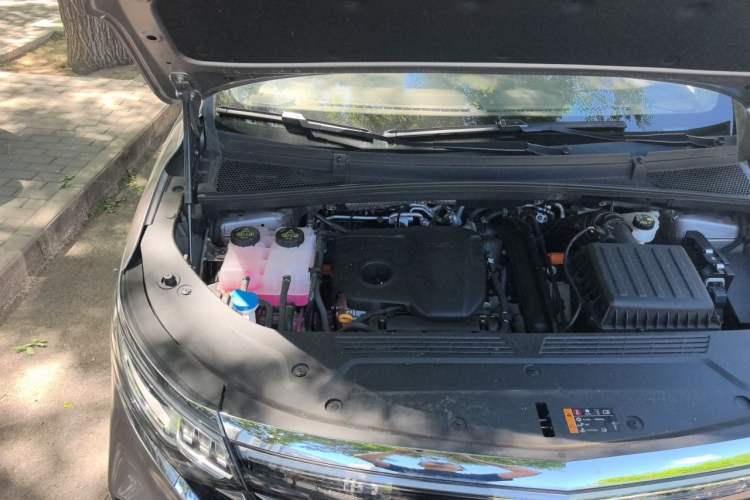 Used Roewe iMAX8 New Energy 2025 1.5T DMH Lu Zun Deluxe Edition Engine Bay Right