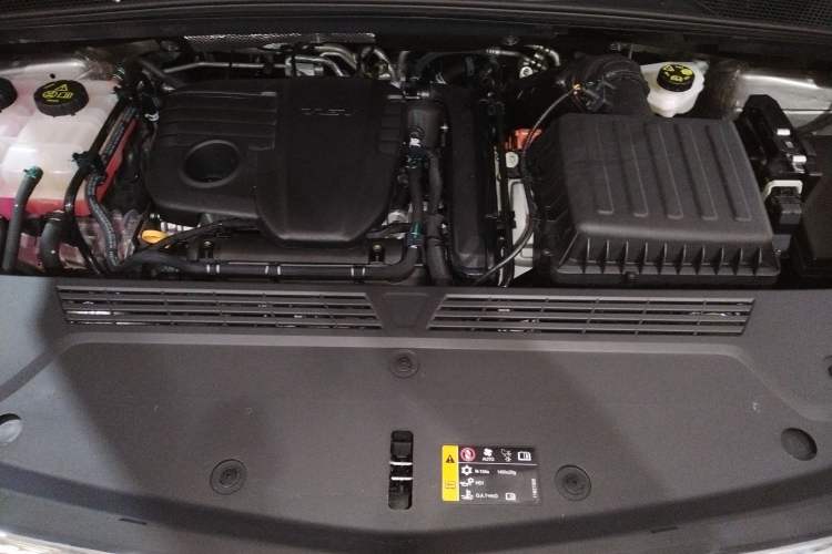 Used Roewe iMAX8 New Energy 2025 1.5T DMH Lu Zun Deluxe Edition Engine Bay