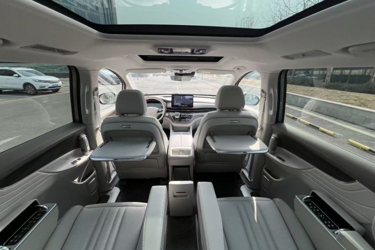 Used Roewe iMAX8 New Energy 2025 1.5T DMH Lu Zun Deluxe Edition Exterior 10