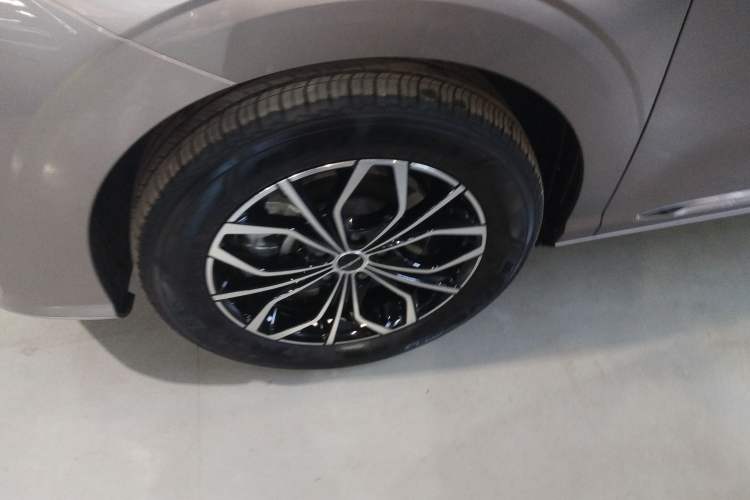 Used Roewe iMAX8 New Energy 2025 1.5T DMH Lu Zun Deluxe Edition Exterior 2