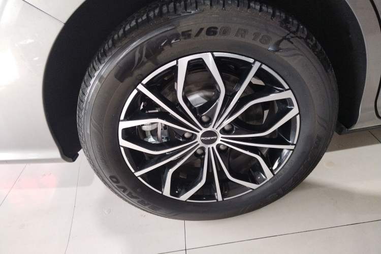 Used Roewe iMAX8 New Energy 2025 1.5T DMH Lu Zun Deluxe Edition Exterior 4