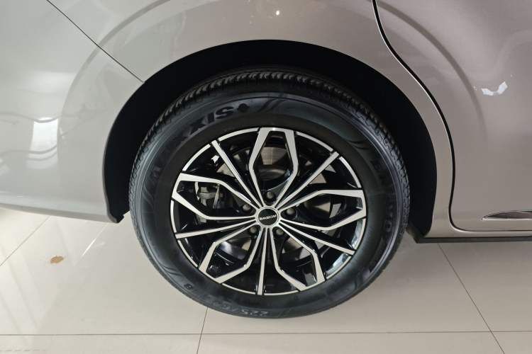 Used Roewe iMAX8 New Energy 2025 1.5T DMH Lu Zun Deluxe Edition Exterior 5