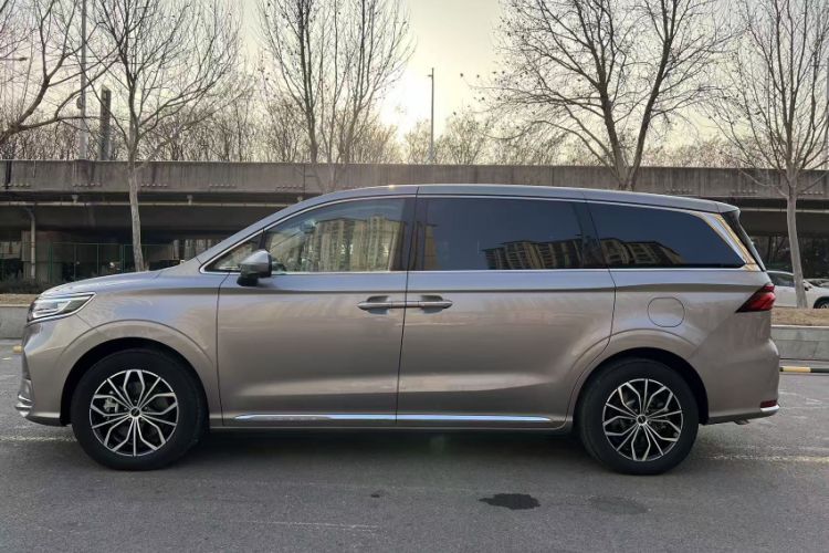 Used Roewe iMAX8 New Energy 2025 1.5T DMH Lu Zun Deluxe Edition Exterior 6