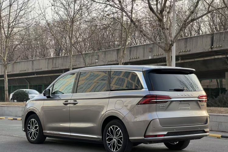 Used Roewe iMAX8 New Energy 2025 1.5T DMH Lu Zun Deluxe Edition Exterior 7