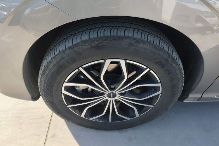 Used Roewe iMAX8 New Energy 2025 1.5T DMH Lu Zun Deluxe Edition Exterior 7