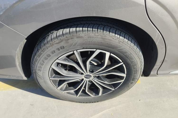Used Roewe iMAX8 New Energy 2025 1.5T DMH Lu Zun Deluxe Edition Exterior 8