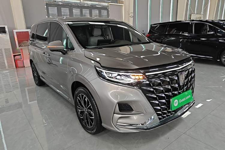 Used Roewe iMAX8 New Energy 2025 1.5T DMH Lu Zun Deluxe Edition Front Right 45 Deg