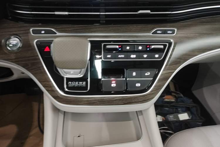 Used Roewe iMAX8 New Energy 2025 1.5T DMH Lu Zun Deluxe Edition Gear Lever
