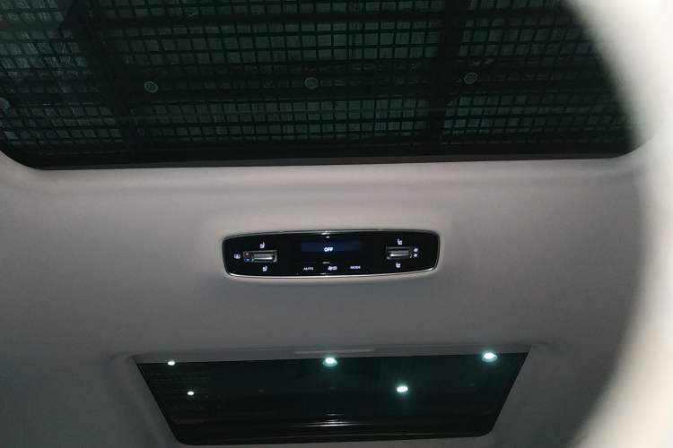Used Roewe iMAX8 New Energy 2025 1.5T DMH Lu Zun Deluxe Edition Headliner