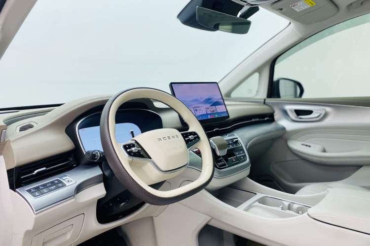 Used Roewe iMAX8 New Energy 2025 1.5T DMH Lu Zun Deluxe Edition Interior 1