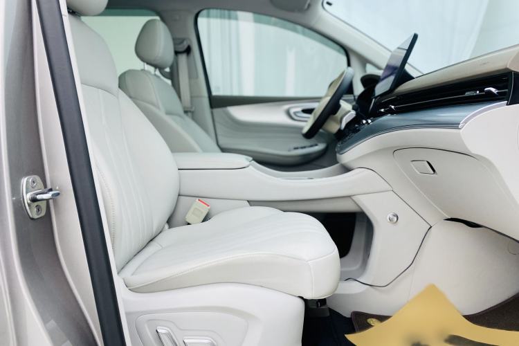 Used Roewe iMAX8 New Energy 2025 1.5T DMH Lu Zun Deluxe Edition Interior 3