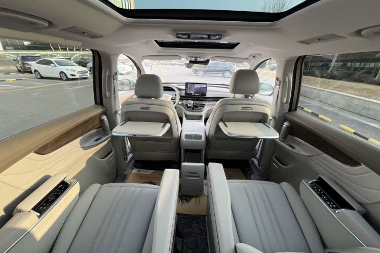 Used Roewe iMAX8 New Energy 2025 1.5T DMH Lu Zun Deluxe Edition Interior 4
