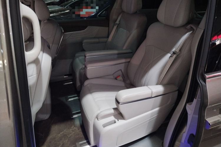 Used Roewe iMAX8 New Energy 2025 1.5T DMH Lu Zun Deluxe Edition Interior 4