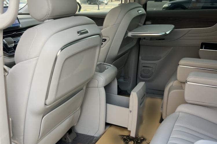 Used Roewe iMAX8 New Energy 2025 1.5T DMH Lu Zun Deluxe Edition Interior 5