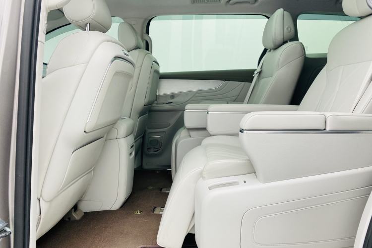 Used Roewe iMAX8 New Energy 2025 1.5T DMH Lu Zun Deluxe Edition Interior 5