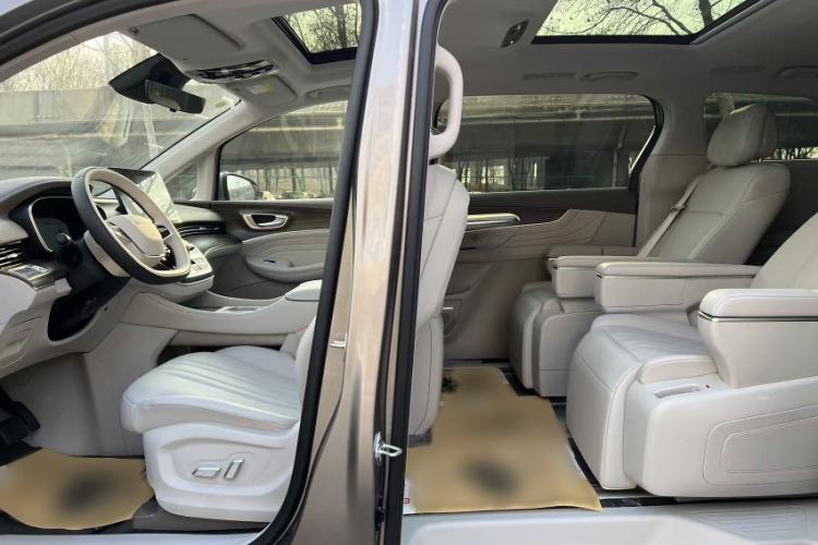 Used Roewe iMAX8 New Energy 2025 1.5T DMH Lu Zun Deluxe Edition Interior 6