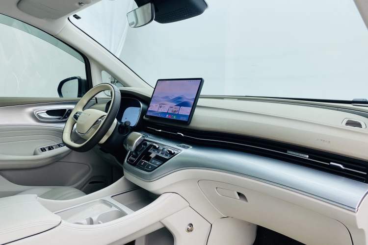Used Roewe iMAX8 New Energy 2025 1.5T DMH Lu Zun Deluxe Edition Interior 6