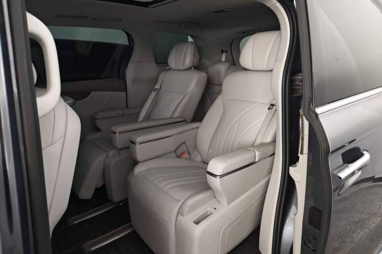 Used Roewe iMAX8 New Energy 2025 1.5T DMH Lu Zun Deluxe Edition Interior 8